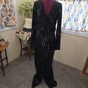 NWT Lulu's Black Formal Dress with Sequin Detail, Front Slit. XL. MMCP